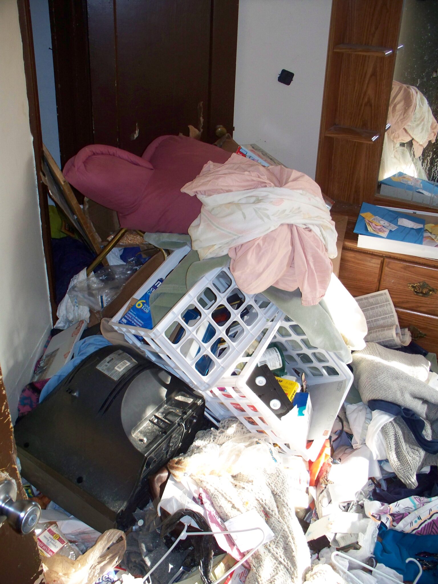 How to Tell When Clutter Has Become a Problem - 1-800-JUNKPRO